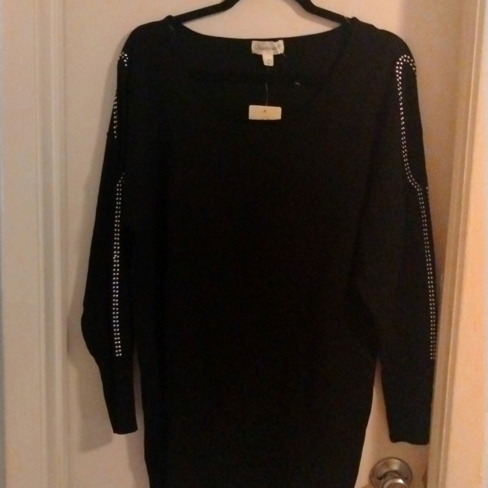 Black sweater with opening on arm
